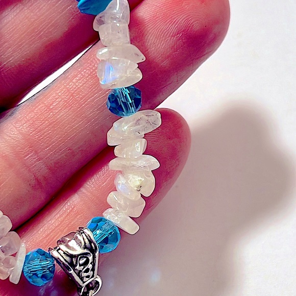 ➡️BOGO!!⬅️ Rainbow Moonstone, Blue Howlite, Swarovski Crystal & Charm Bracelet - Picture 14 of 16